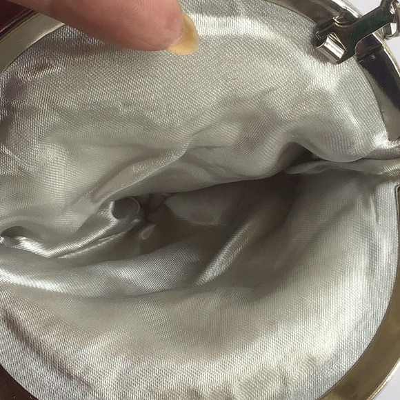 SILVER PAILETTE EVENING BAG. - Picture 8 of 13